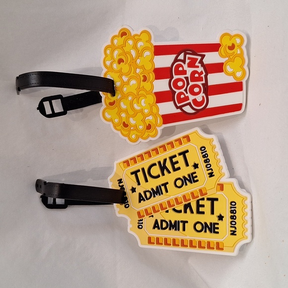 #AEO Pair of Movie luggage tags - Picture 4 of 6
